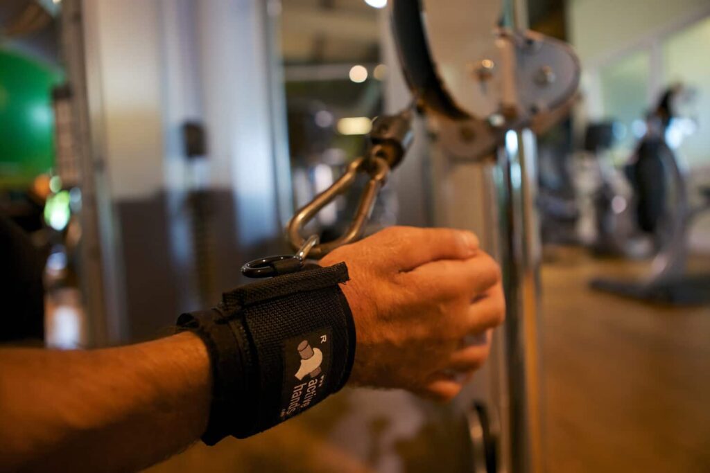 The D-rings enable you to use the cable and pulley machine with reduced hand function